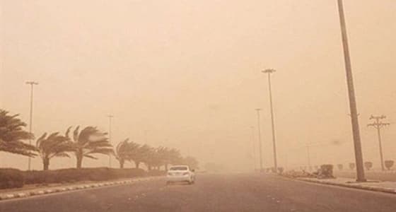 رياح وأتربة مثارة على وادي الدواسر بالرياض
