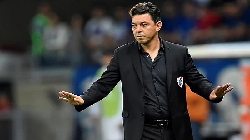 الهلال يفاوض "مارسيلو غالاردو" لقيادة الفريق