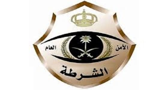 القبض على أربعيني اقتحم محل تموينات وسرق كميات من " الدخان "