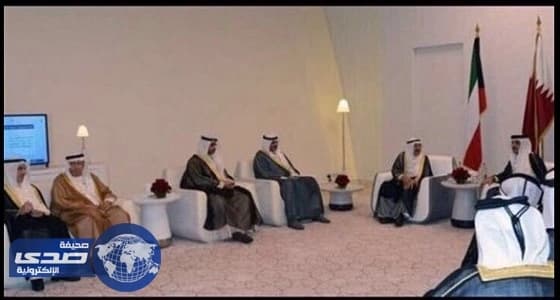 نشطاء: تميم لم يستقبل الشيخ صباح في القصر واستقبله في ثكنة عسكرية