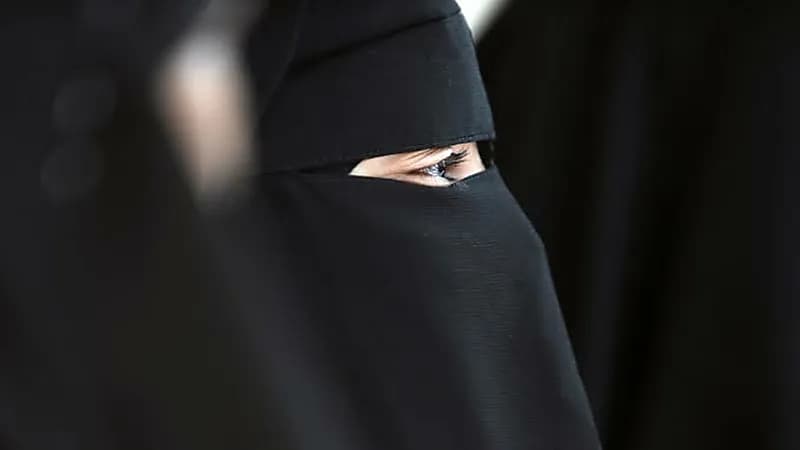 مصير امرأة خليجية نشرت أفلامًا إباحية لها مع زوجها دون علمه 