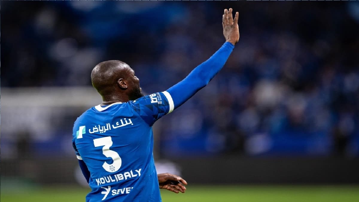 الحنيان: كوليبالي يملك عقارات بالرياض ولا يفكر في مغادرة الهلال.. فيديو