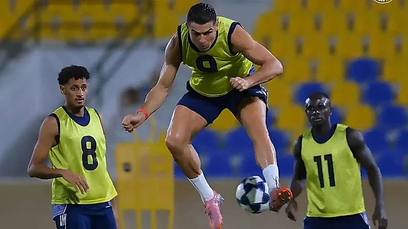 رونالدو يسجل هدف سينمائي في تدريبات النصر .. فيديو