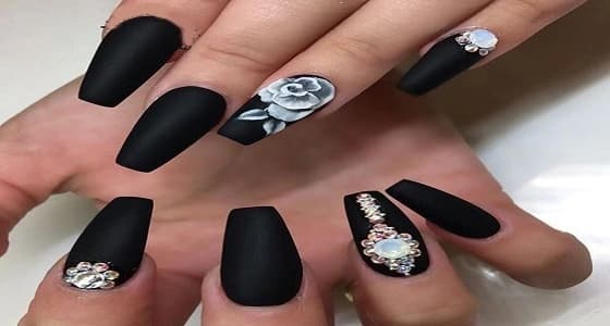 3 اتجاهات تتربع على موضة الأظافر في 2018