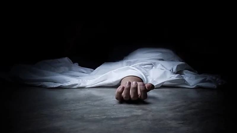 رجل ينهي حياة جاره بآلة حادة بسبب "قرنين فول"