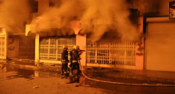 اندلاع حريق في أثاث قديم بإحدى مباني حي البلد في جدة