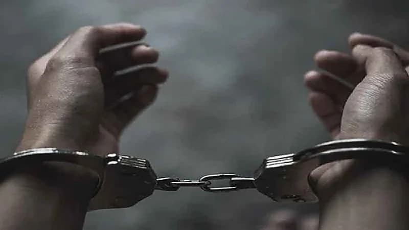 طالب يرتكب جريمة لاستكمال دراسته عبر مطار دبي