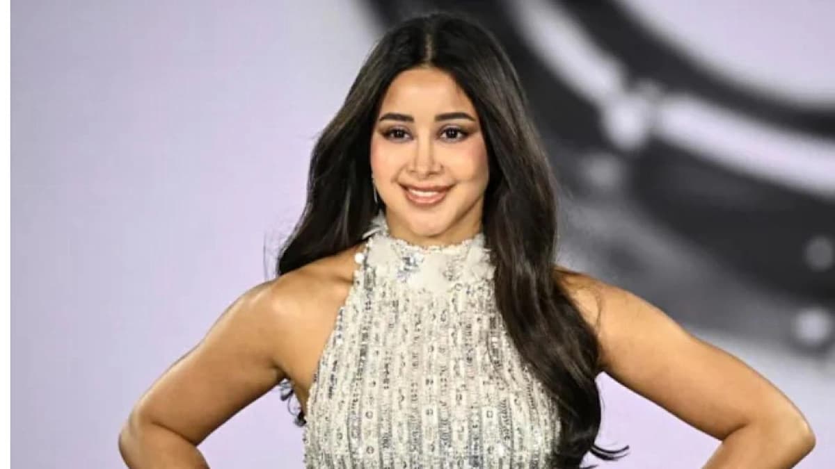 أسيل عمران تتألق في عرض أزياء لوريال باريس.. فيديو