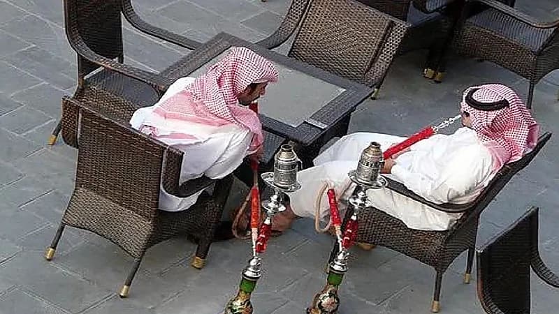 حسم الجدل حول تقديم الشيشة بعد رفع الإجراءات الاحترازية