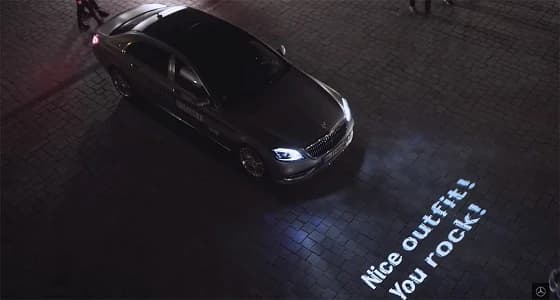بالفيديو.. مرسيدس مايباخ S-Class تتواصل مع البشر عبر مصابيحها الأمامية
