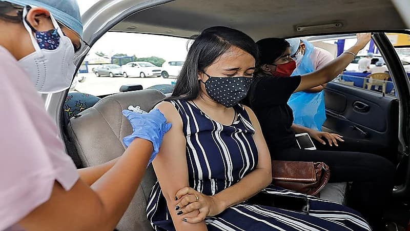 منظمة الصحة العالمية توضح سبب حقن لقاح كورونا بالعضلة العلوية للذراع