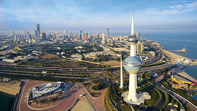 إيقاف أفراد أمن فشلوا في ضبط تجار مخدرات بالكويت