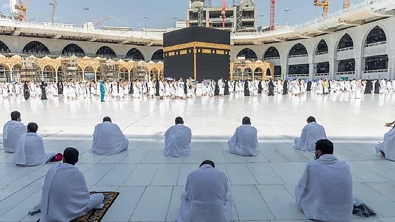 "الحج والعمرة" توجه رسالة تحذيرية للمعتمرين