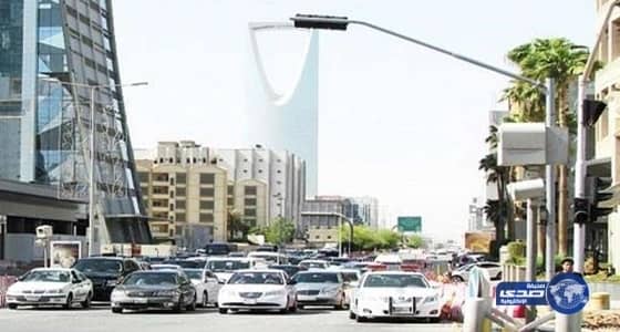 المرور يضع عقوبات رادعة لمنتهكي حقوق المشاة عند الإشارات الضوئية