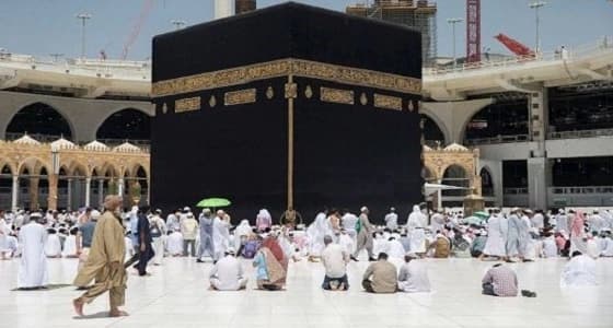 طلاب كلية المسجد الحرام يشاركون في خدمة الصائمين بالحرم المكي