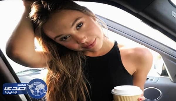 راكبة أمواج مٌثيرة تشن حملة هجوم على ممُثل أمريكي