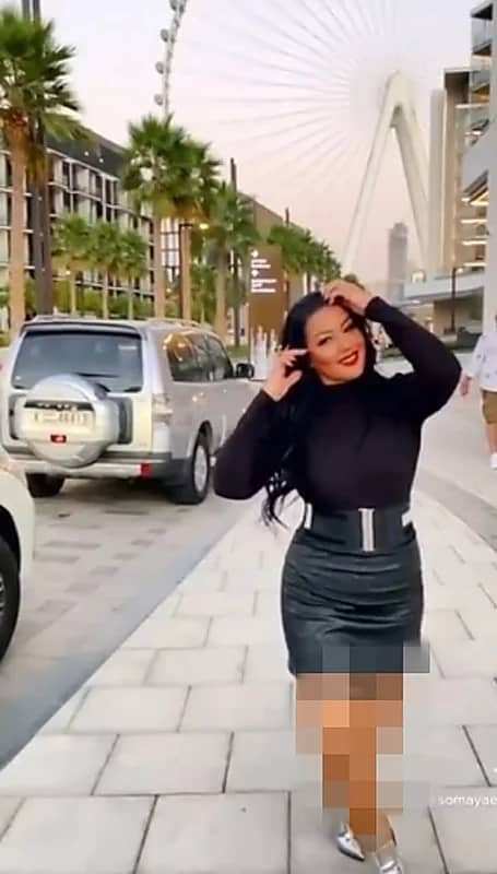 فيديو يوثق لحظة سقوط طائرة شراعية فوق مركبة متوقفة في المزاحمية