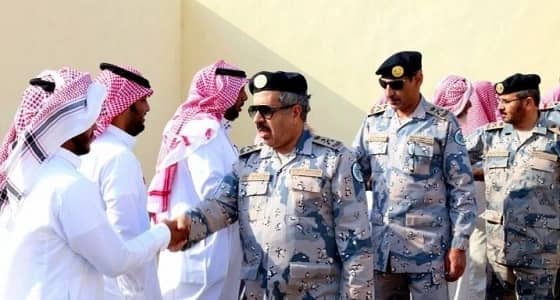 بالصور.. الفريق البلوي ينقل تعازي وزير الداخلية لذوي الشهيدين العسيري والهلالي