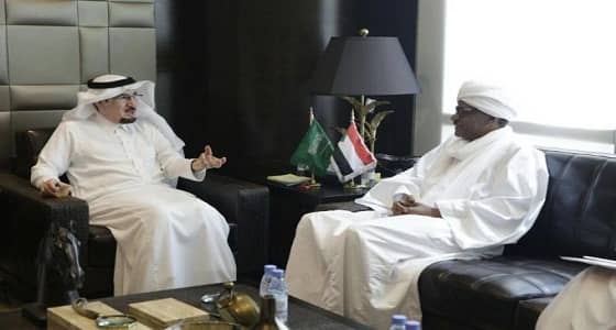 وزير العمل والتنمية الاجتماعية يبحث مع السفير السوداني تعزيز التعاون الثنائي في مجالات العمل