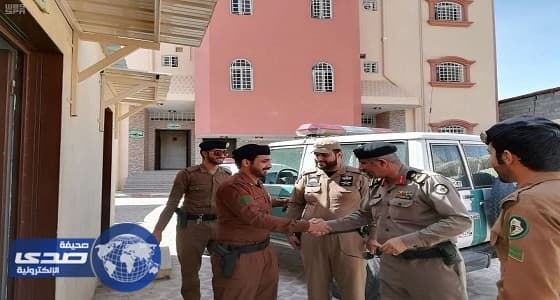 بالصور.. مدير شرطة عسير يعايد شرط المحافظات الحدودية