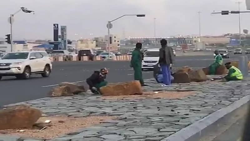 توجيه عاجل من أمانة عسير حول " شواهد القبور " المقابلة لمستشفى في أبها