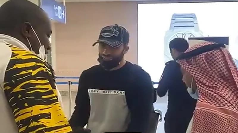 بالفيديو.. لحظة وصول لاعب الاتحاد عبدالرزاق حمدالله إلى جدة