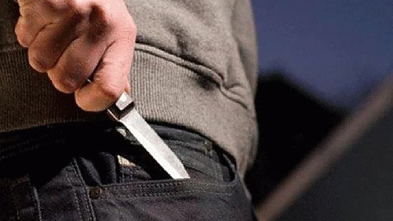 فلسطيني يطعن ابنته بآلة حادة داخل المدرسة