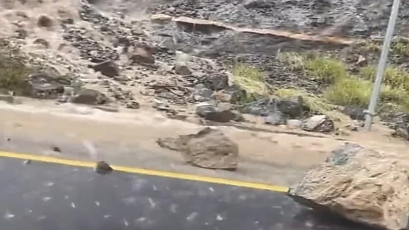 شاهد.. سقوط صخور على طريق الشفا بـالطائف