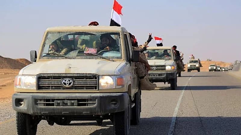 الجيش اليمني يسيطر على الأحياء الجنوبية والغربية من مدينة حرض