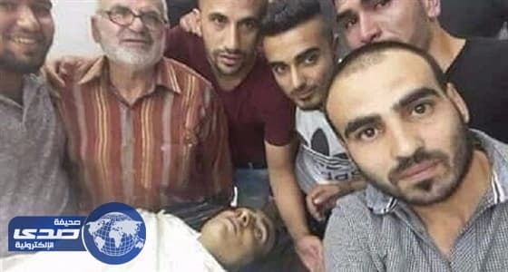 عائلة فلسطينية تتحدى بصورة الناطق باسم جيش الاحتلال