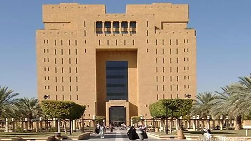 "جزائية الرياض" تحكم بسجن محامي أساء لعضوة شورى