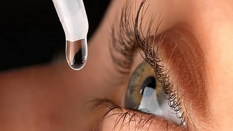 استشاري يكشف عن قطرة عين تساعد في الاستغناء عن نظارة القراءة